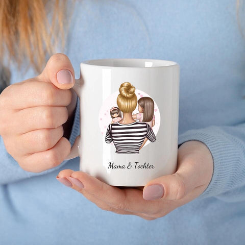 Personalisierte Mama Tasse - Mutter mit kleiner Tochter und Spielzeug